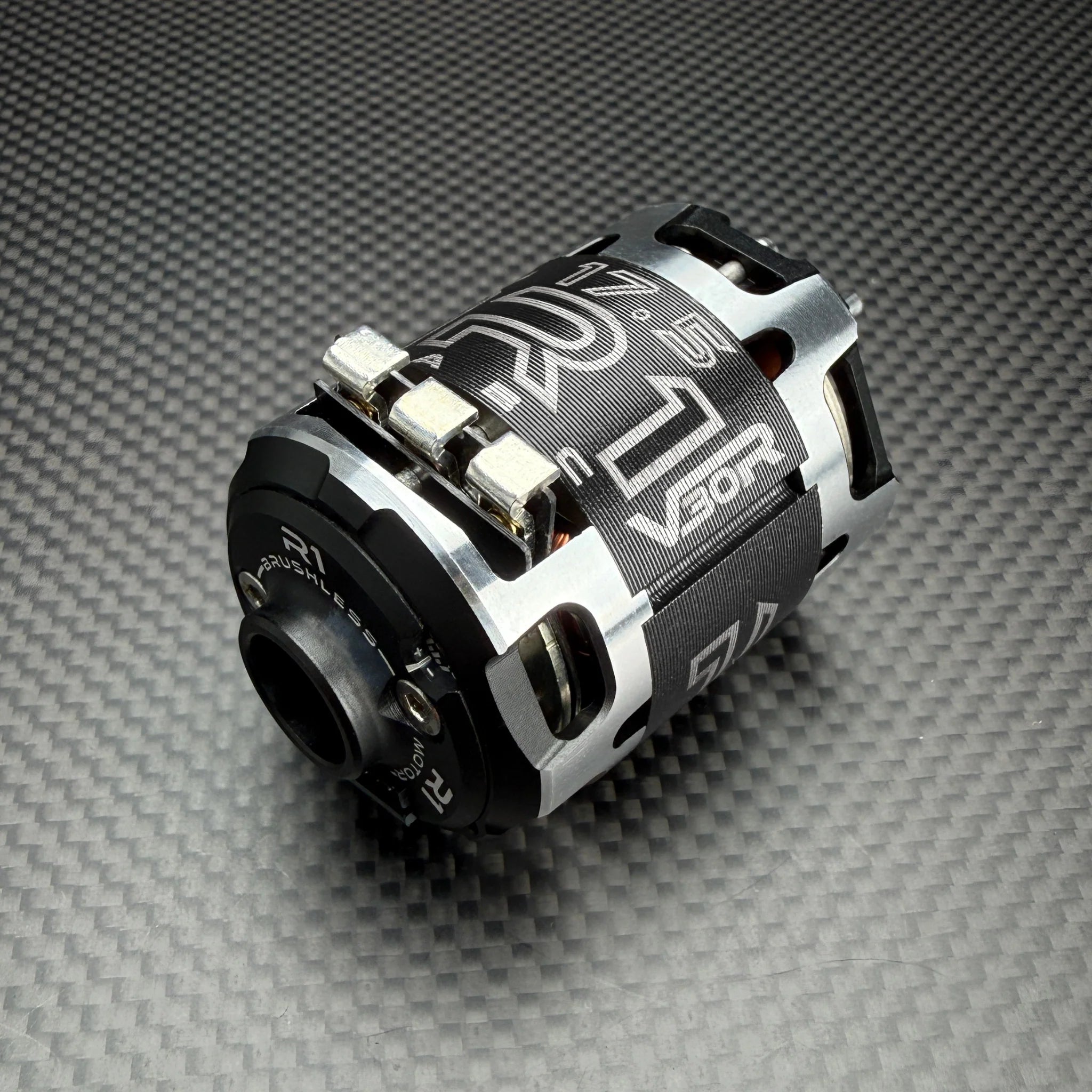 R1 Wurks 020186 V30R 17.5T Competition Brushless ROAR Motor