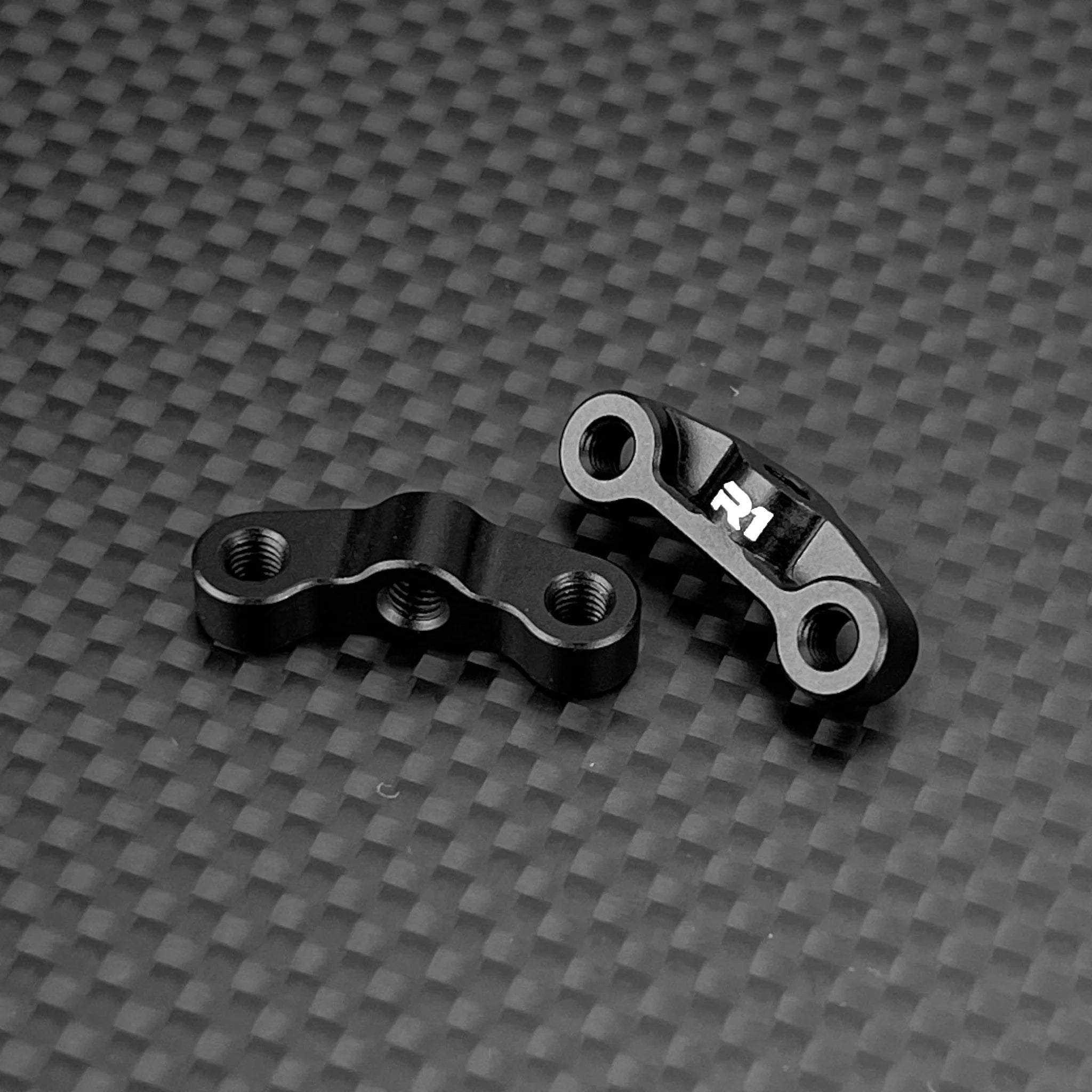 R1 Wurks 900100 B7 Aluminum Link Mounts +1mm