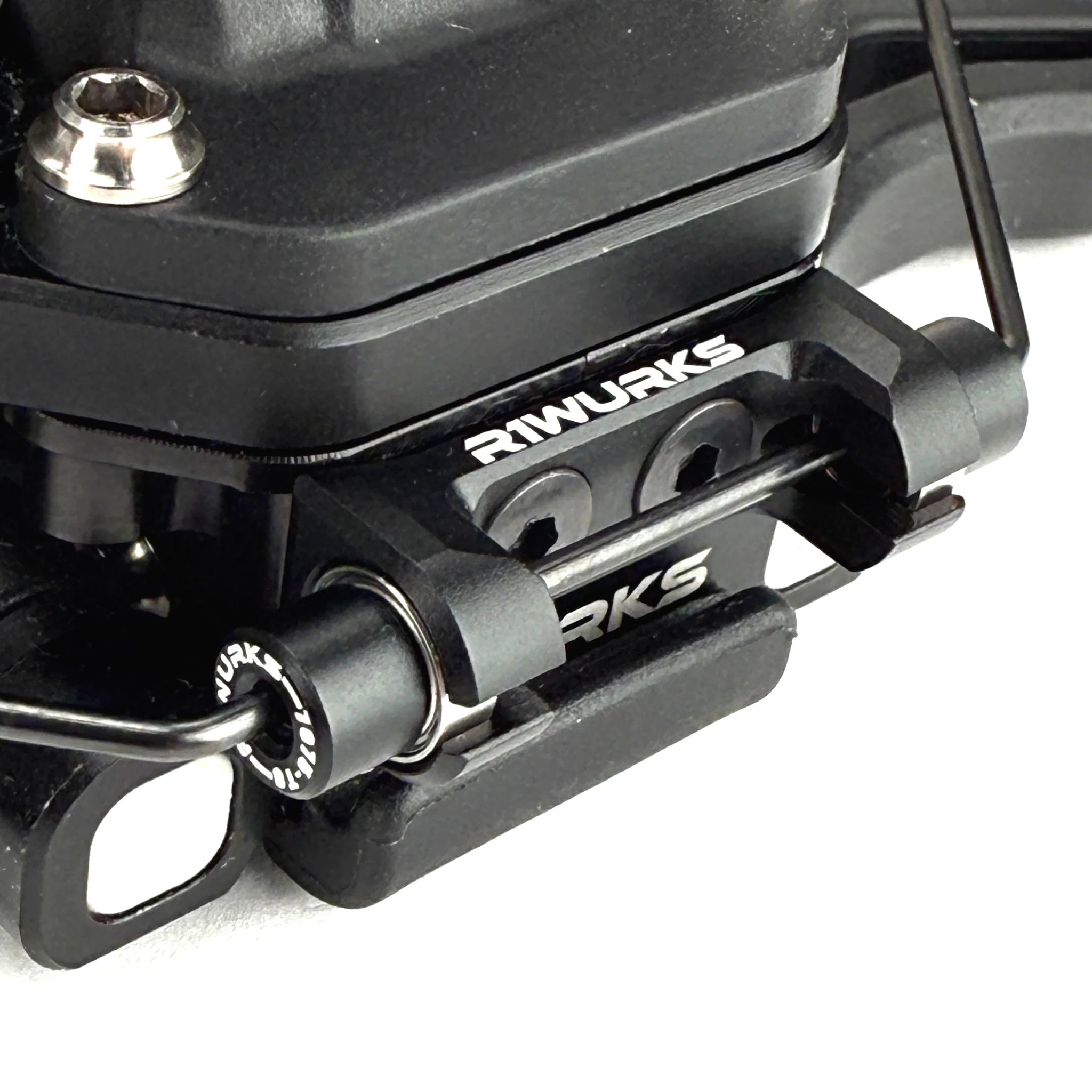 R1 Wurks 900126 B7 Aluminum Bearing Sway Bar Mount
