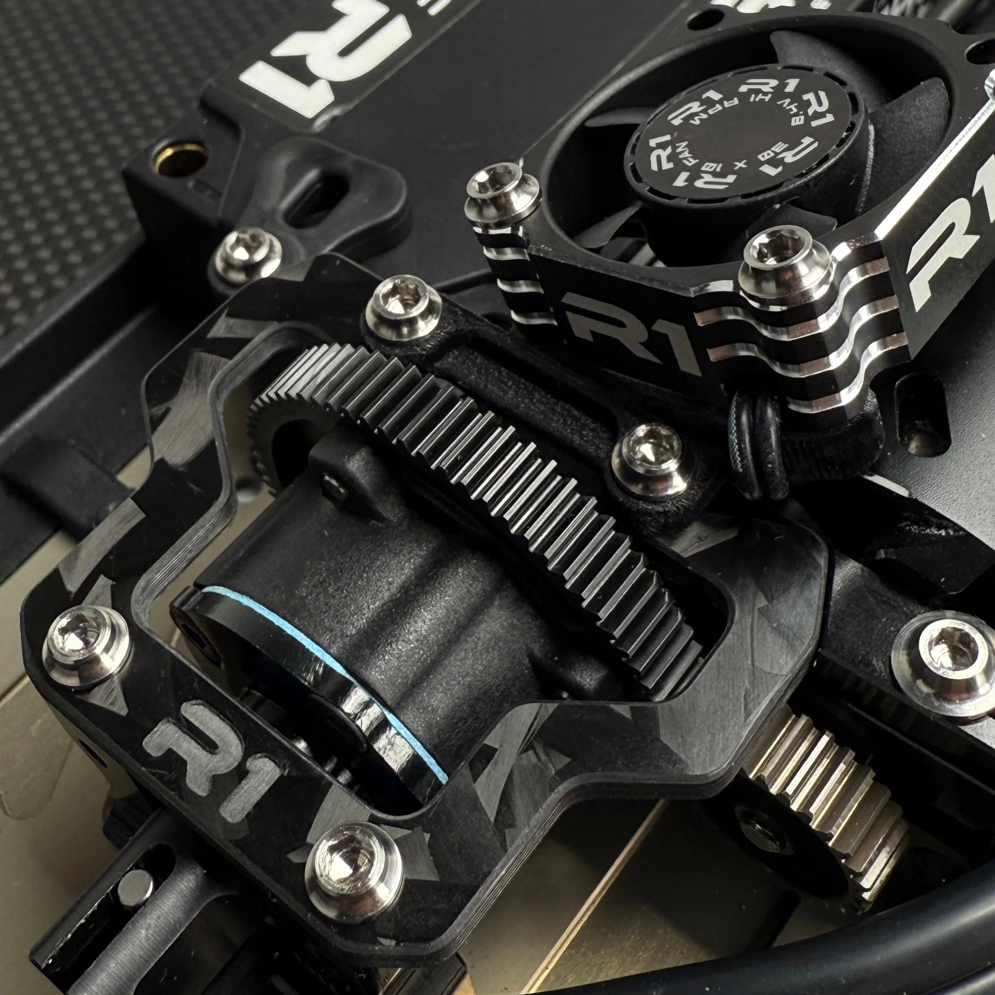 R1 Wurks Carbon Center Bulkhead Brace for B84