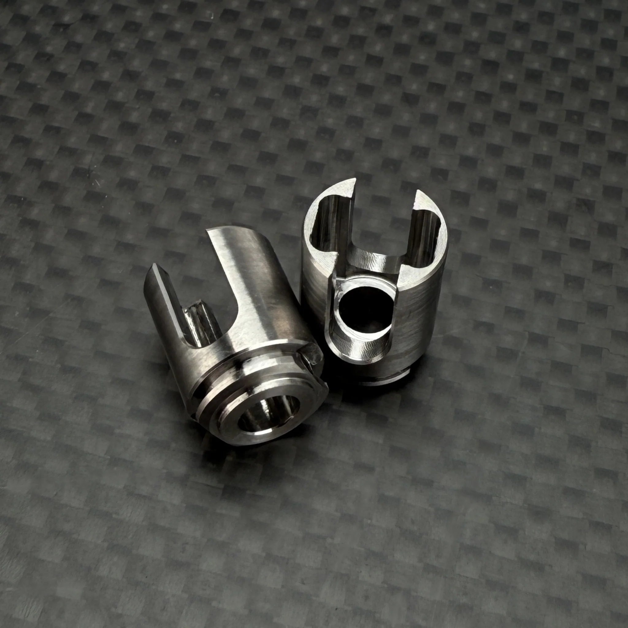 R1 Wurks 900245 Titanium Diff Output for Mi9 + FT9