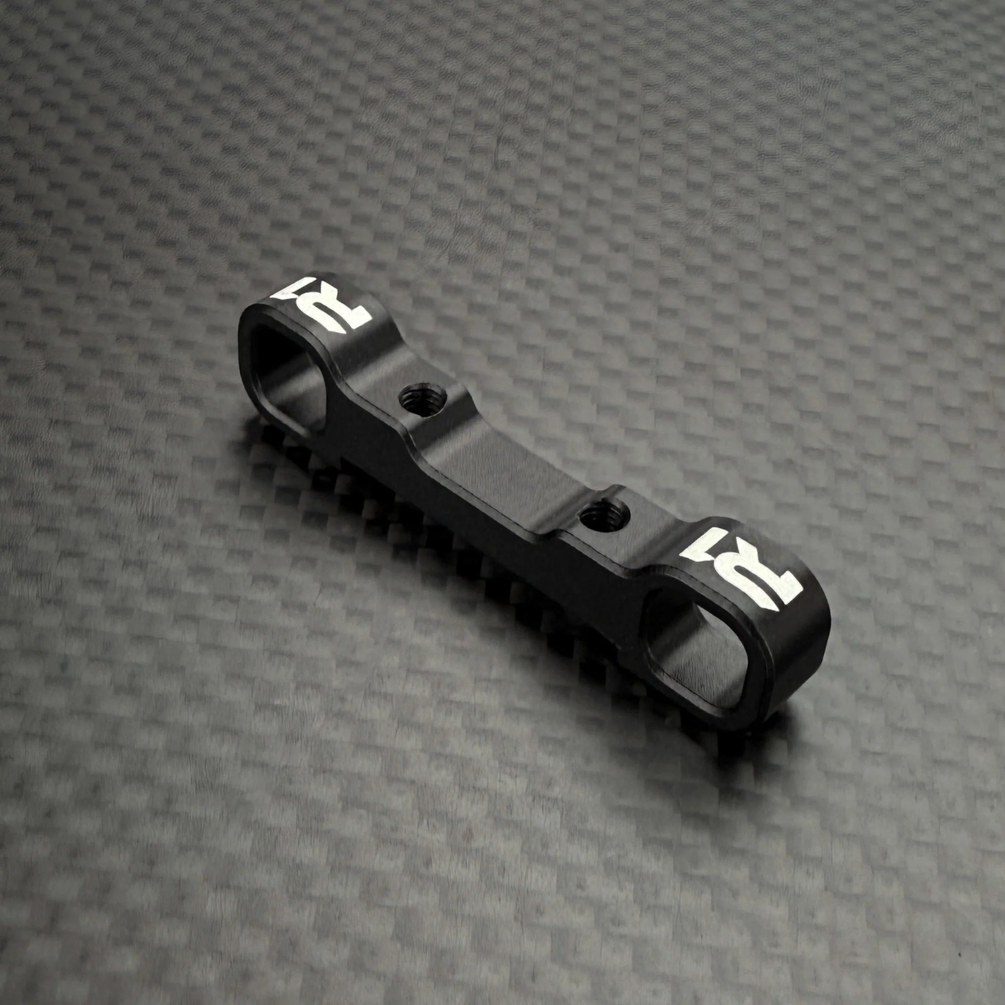 R1 Wurks 900253 Aluminum Arm Mount B for B84