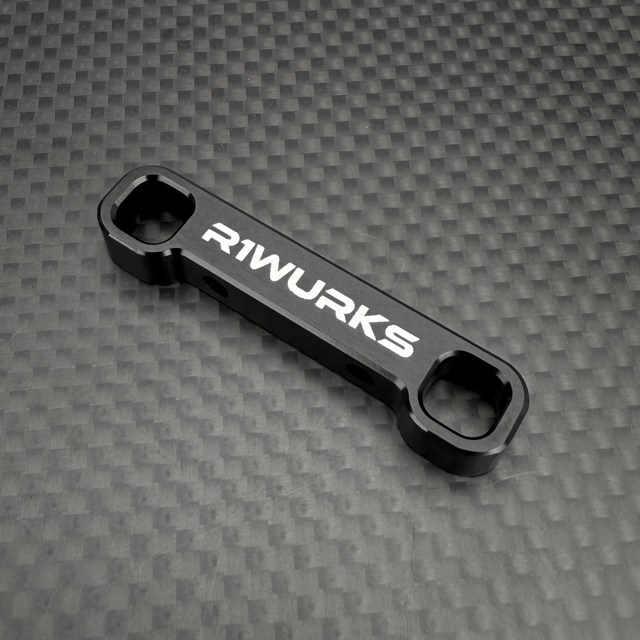 R1 Wurks 900255 Aluminum Arm Mount D for B84