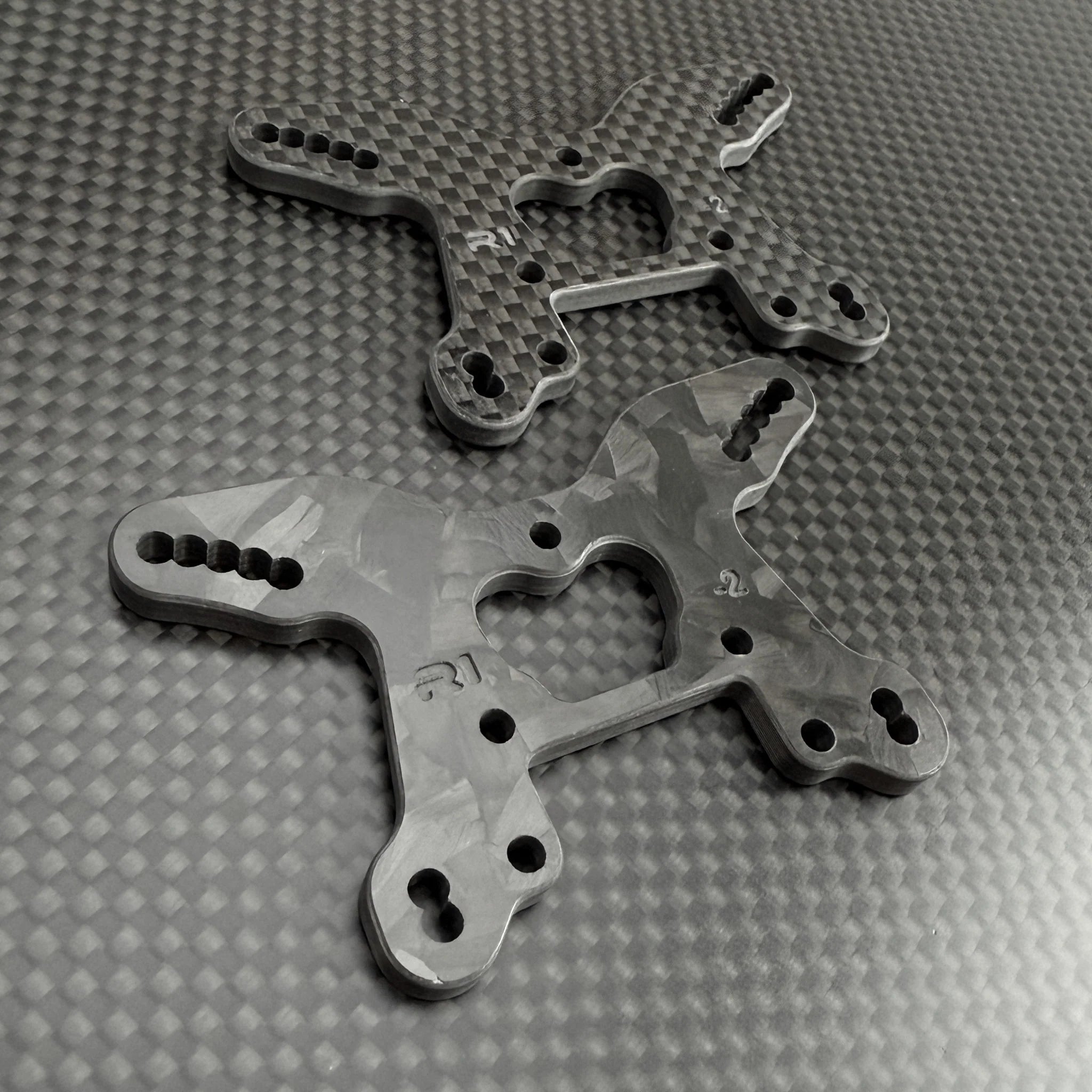 R1 Wurks 900264 Front -2mm Carbon Fiber Shock Tower for CAT PB