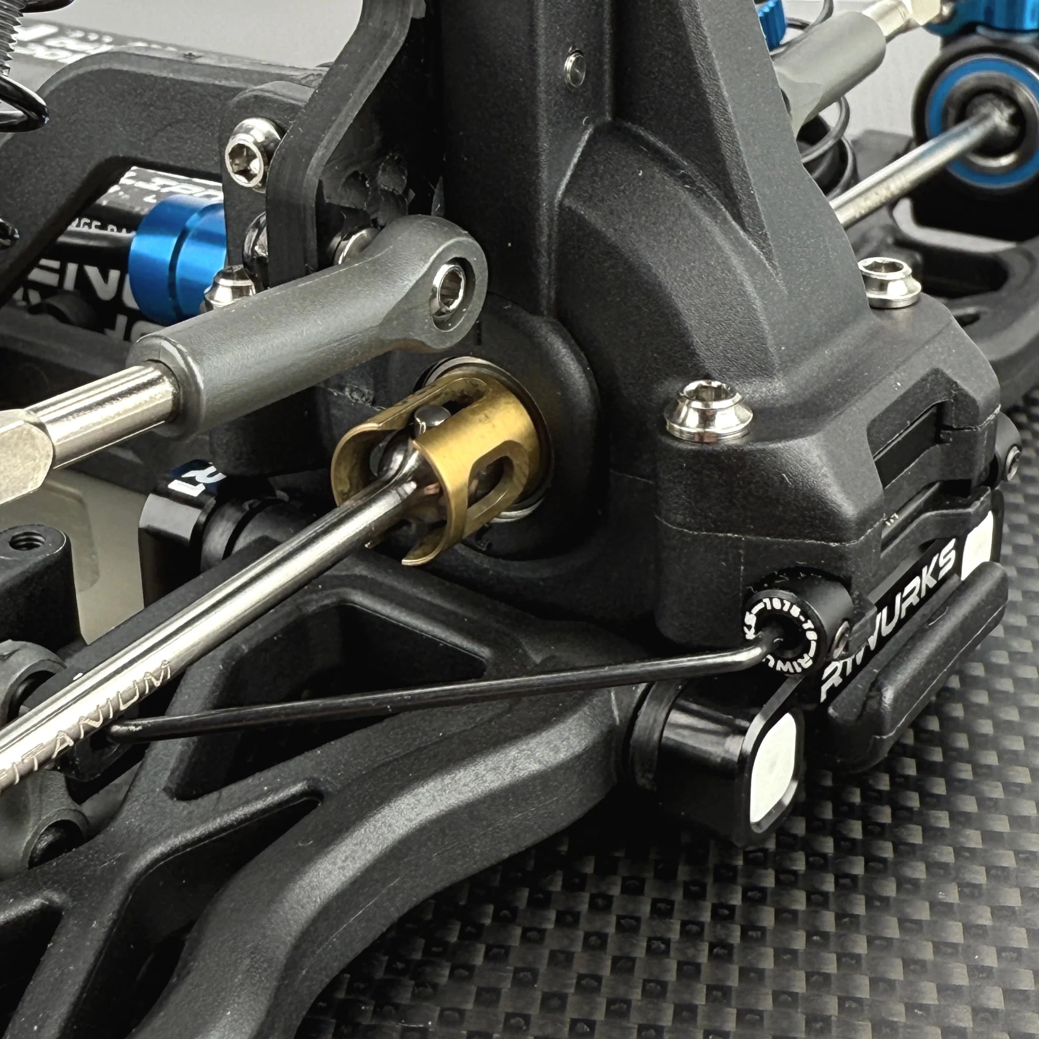 R1 Wurks 900272 Aluminum LRC Rear Arm Mount Set for B84