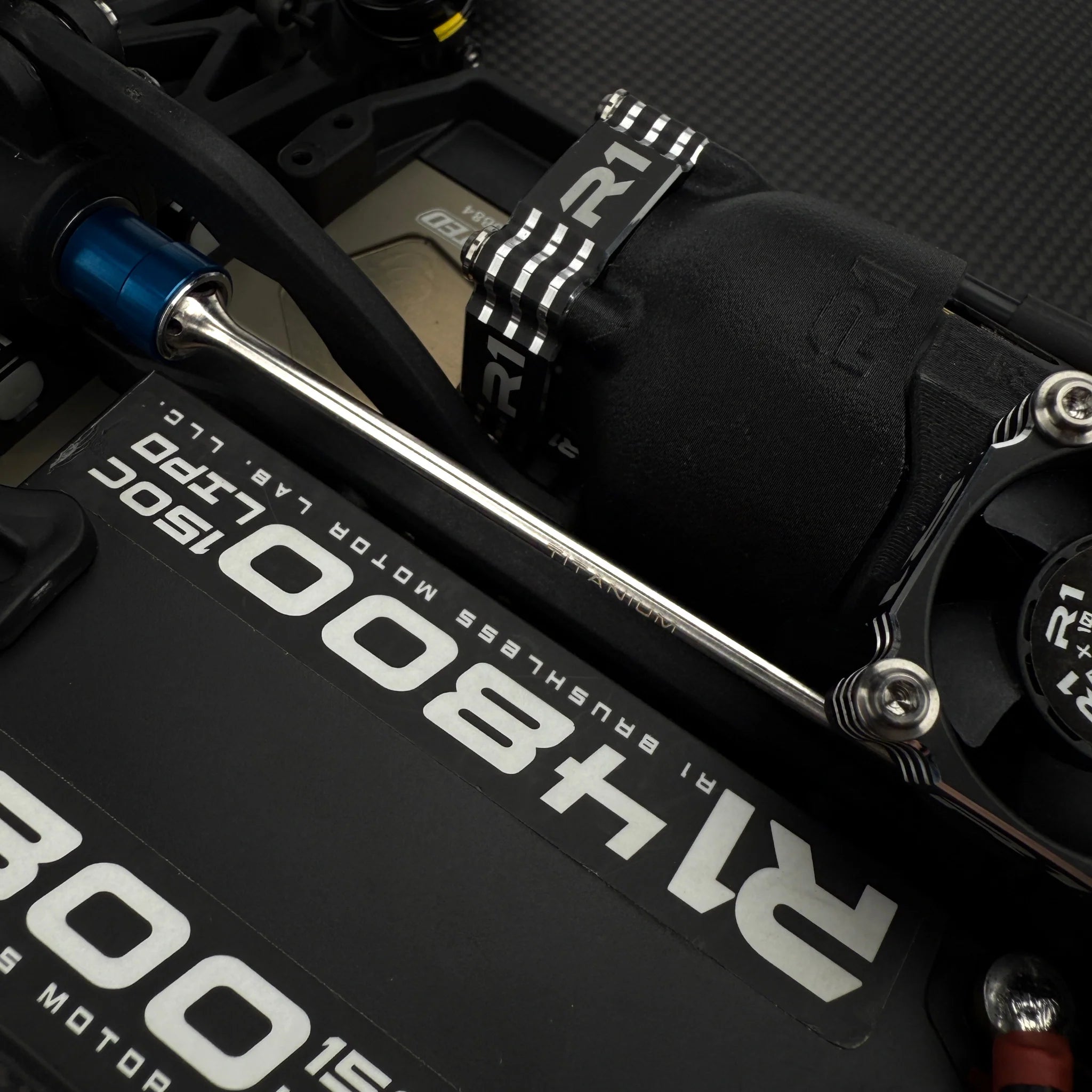 R1 Wurks 900276 Ultra-lightweight Titanium Center CVA Bone 95mm for B84