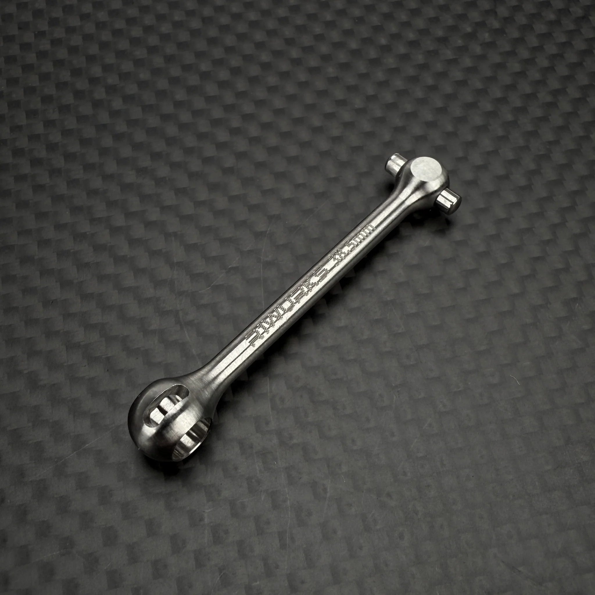 R1 Wurks 900279 Ultra-lightweight Titanium Center CVA Bone 38.5mm for B84