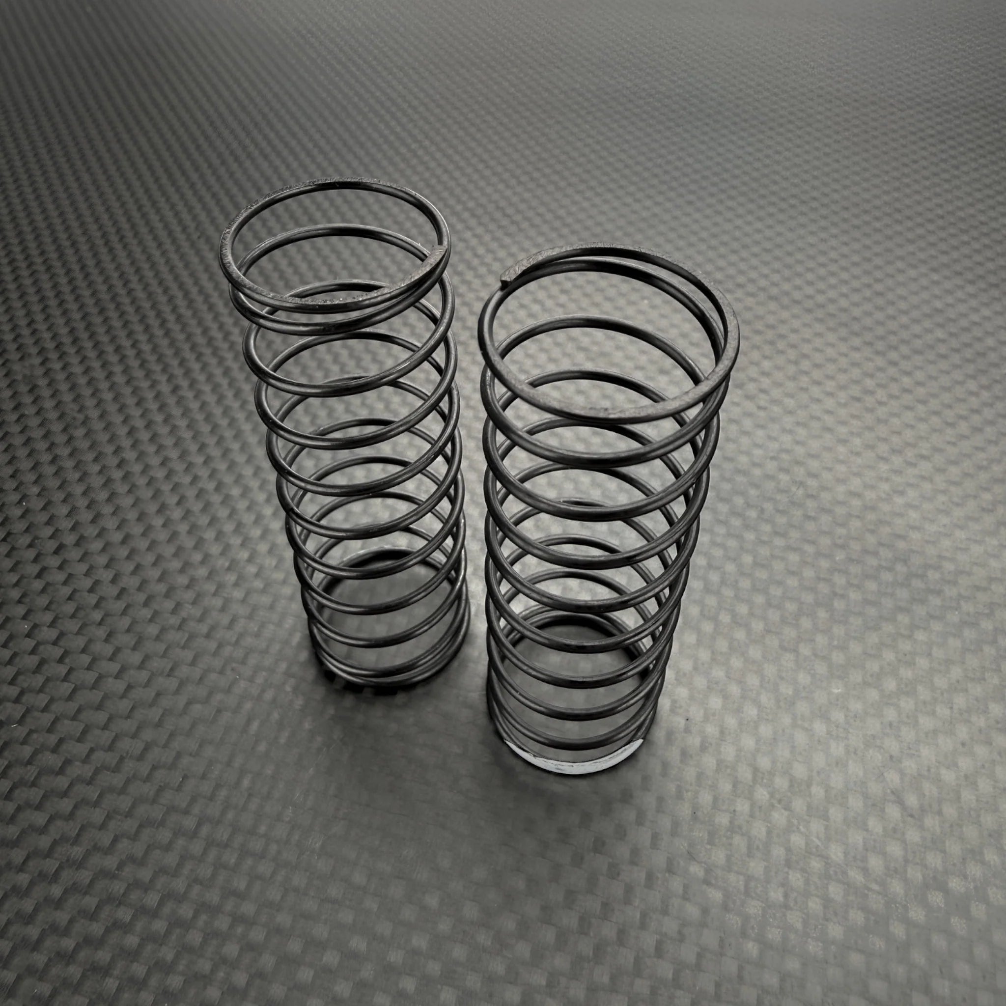 R1 Wurks R1B 13mm Rear Spring [L58mm]